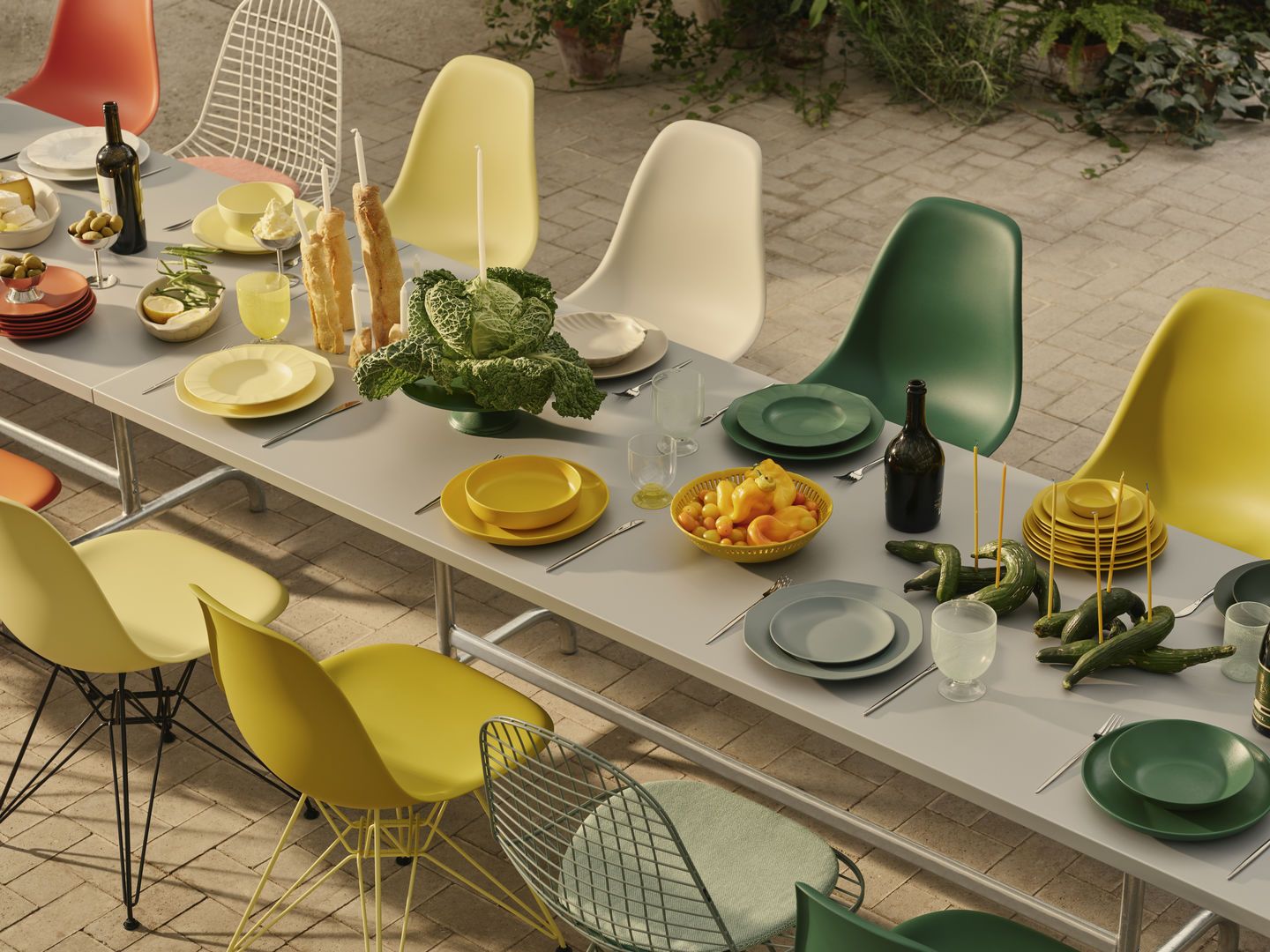 Eames Fibreglass Chair DSR Chair Vitra