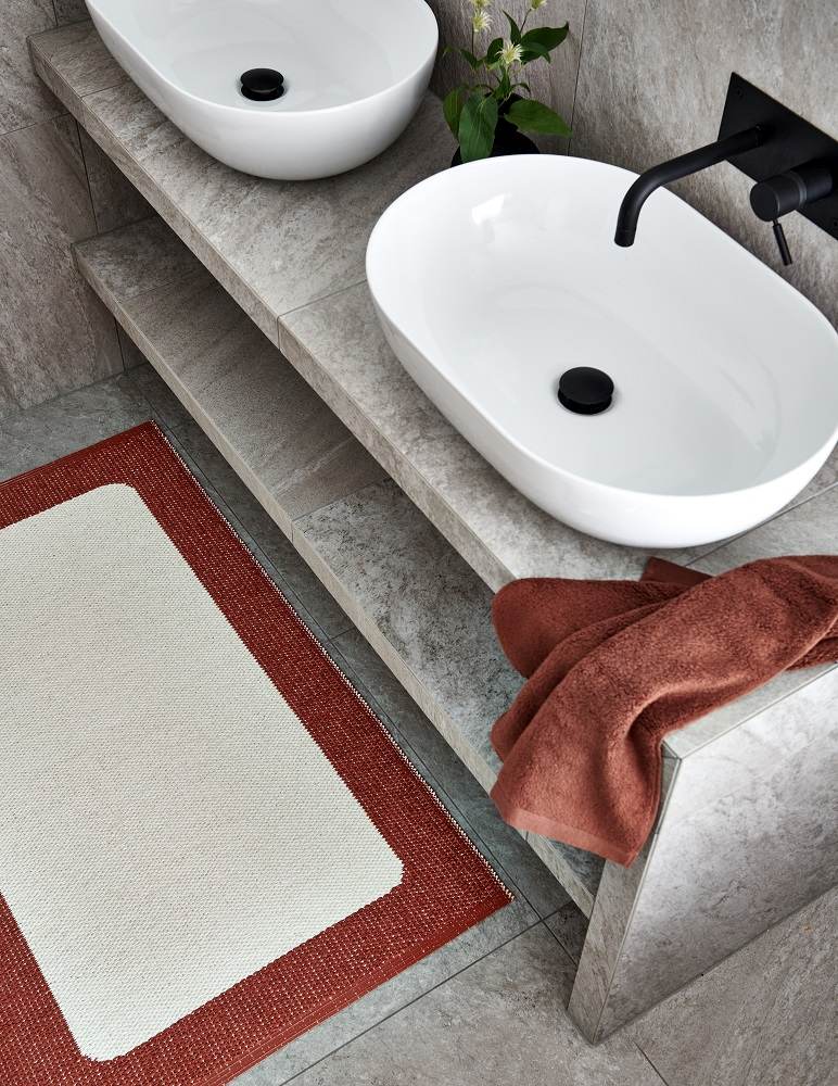 Ilda Plastic carpet 180x180 cm Pappelina Brick