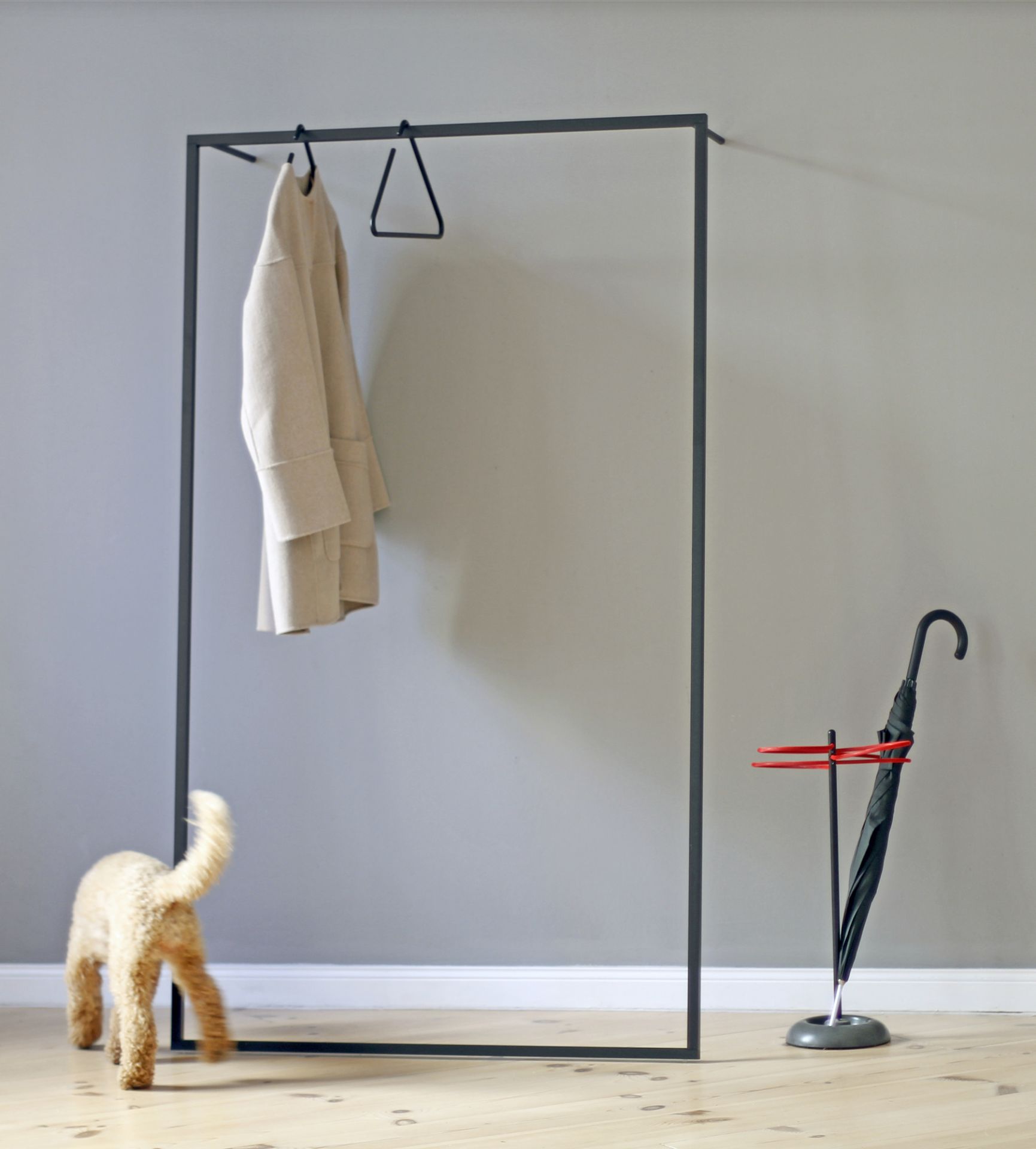 Leano Leaning wardrobe Roomsafari