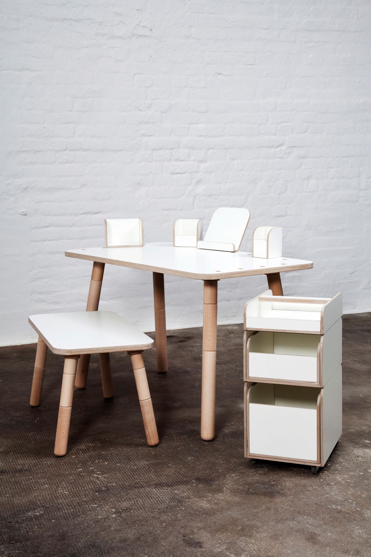 Growing Table container for children table Pure Position