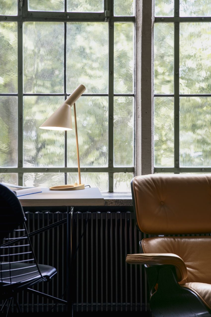 AJ table lamp Louis Poulsen