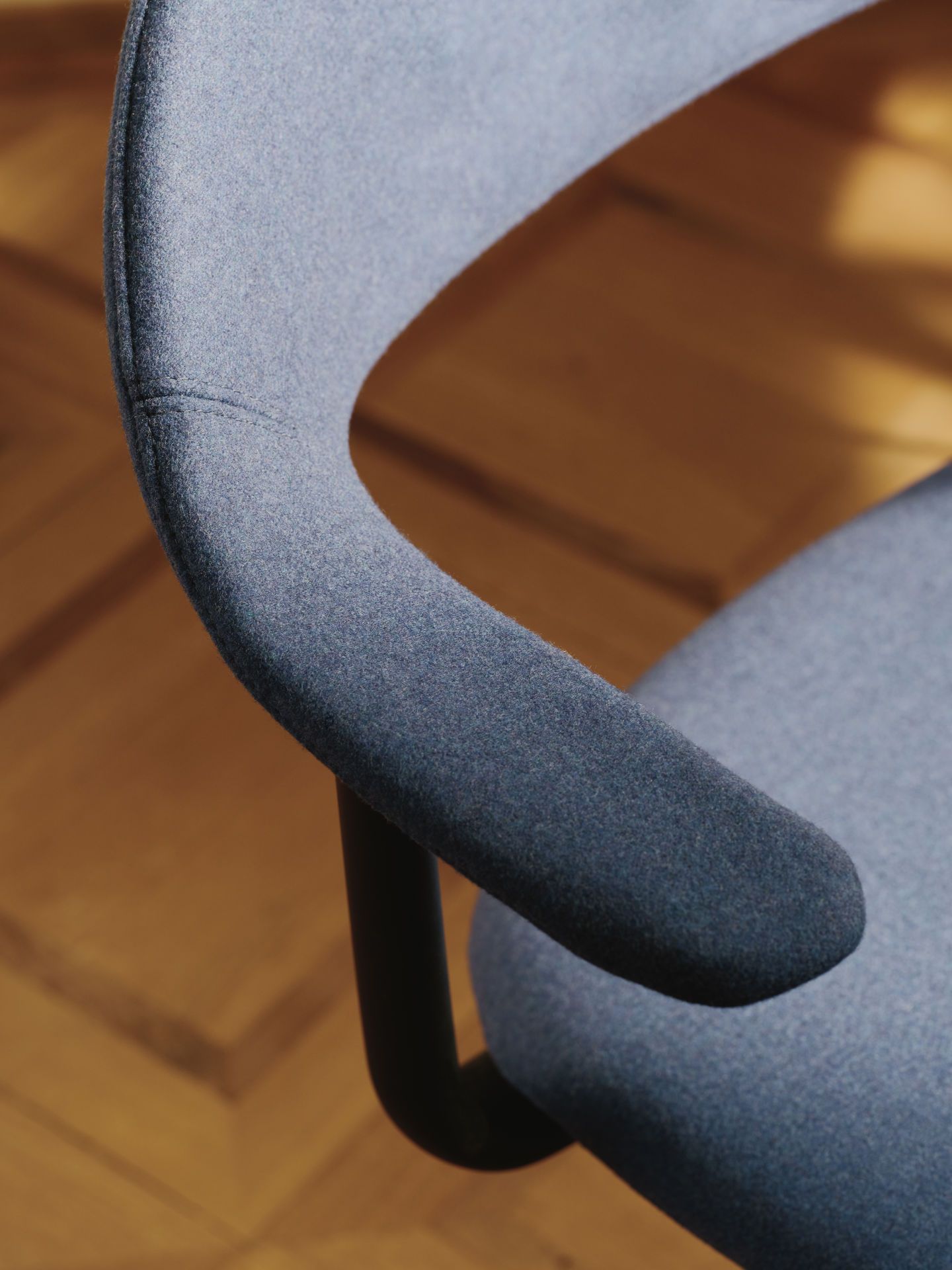 Mynt back and seat Plywood office swivel chair Vitra