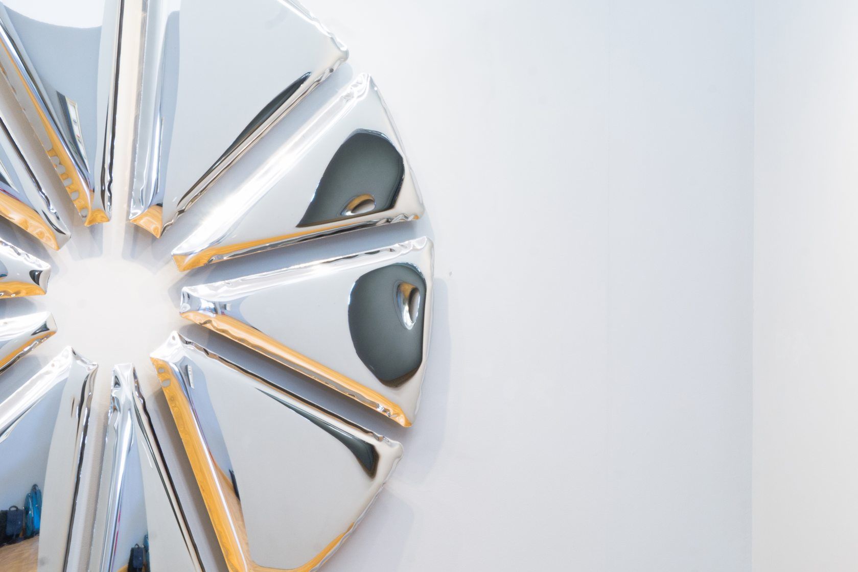 Nucleus mirror Zieta