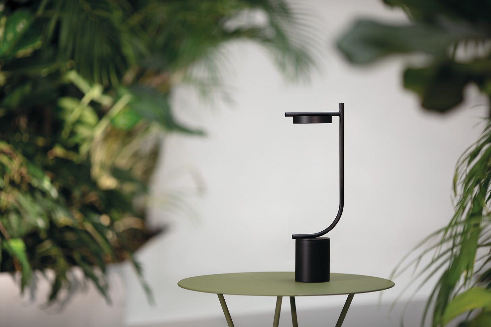 Igram Portable Table Lamp Shape J Battery-powered lamp / table lamp Grupa 