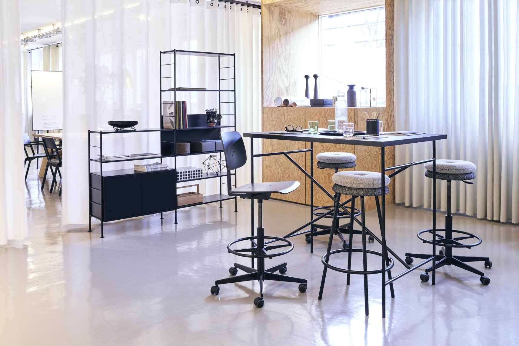 Mr. Square High Chair Adjustable Swivel chair Richard Lampert
