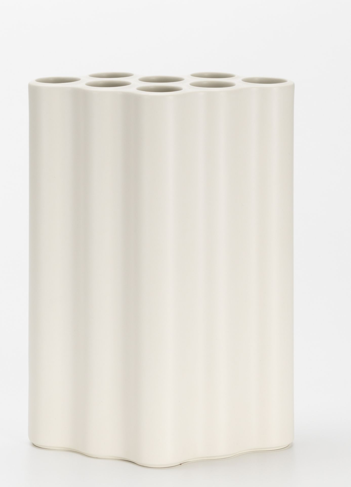 Beige Nuage Vase aus Keramik von Vitra, große Ausführung mit wellenförmiger Oberfläche.