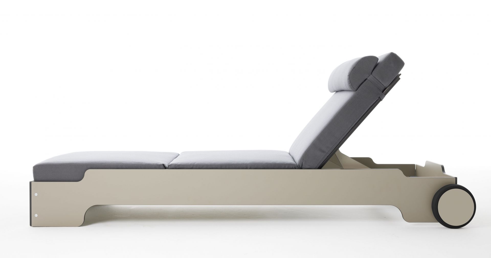 Solara Stacking Lounger incl. Wheels and Upholstery Outdoor Müller Möbelwerkstätten
