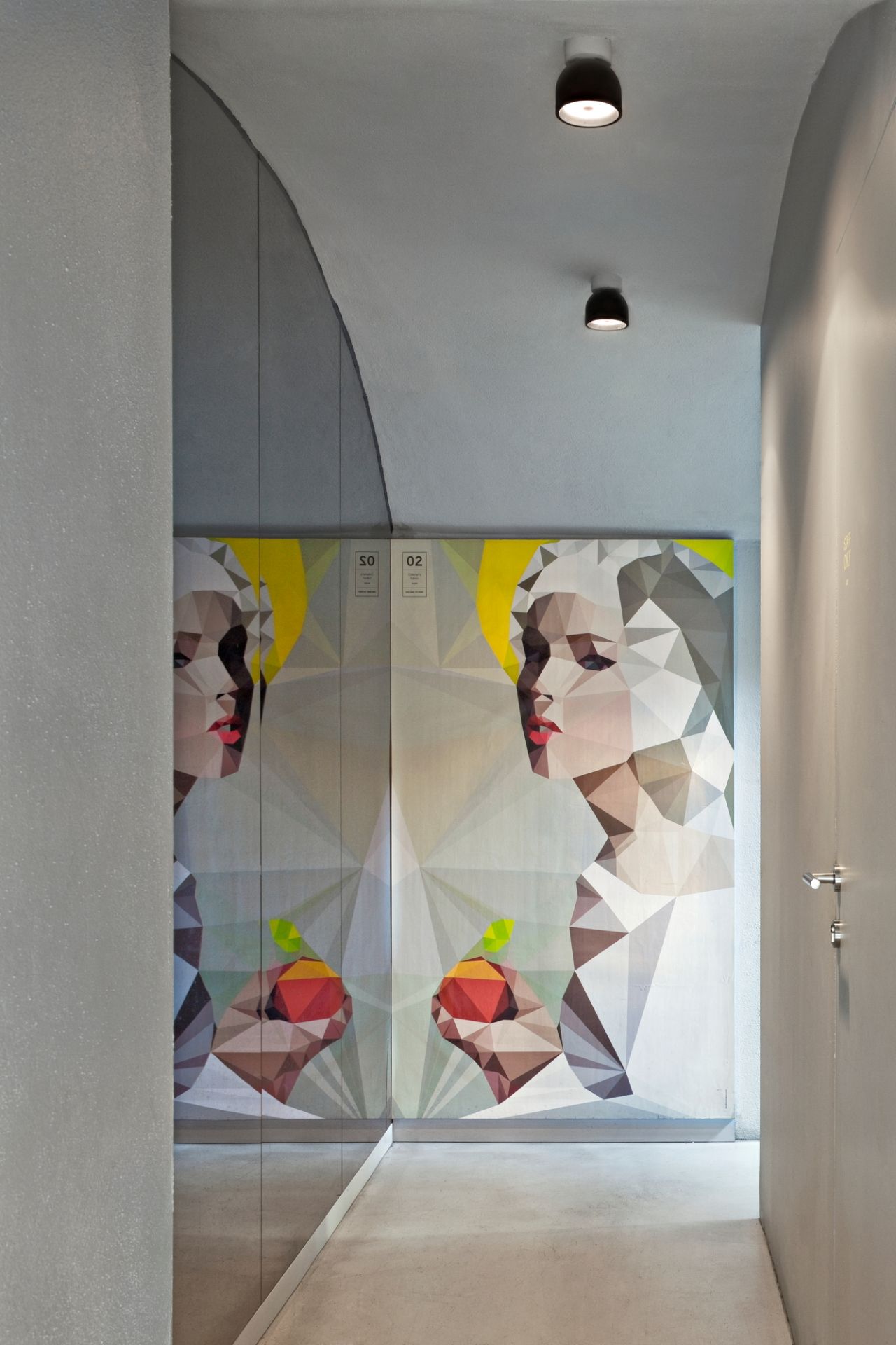 Wan C/W Ceiling and wall lamp Flos