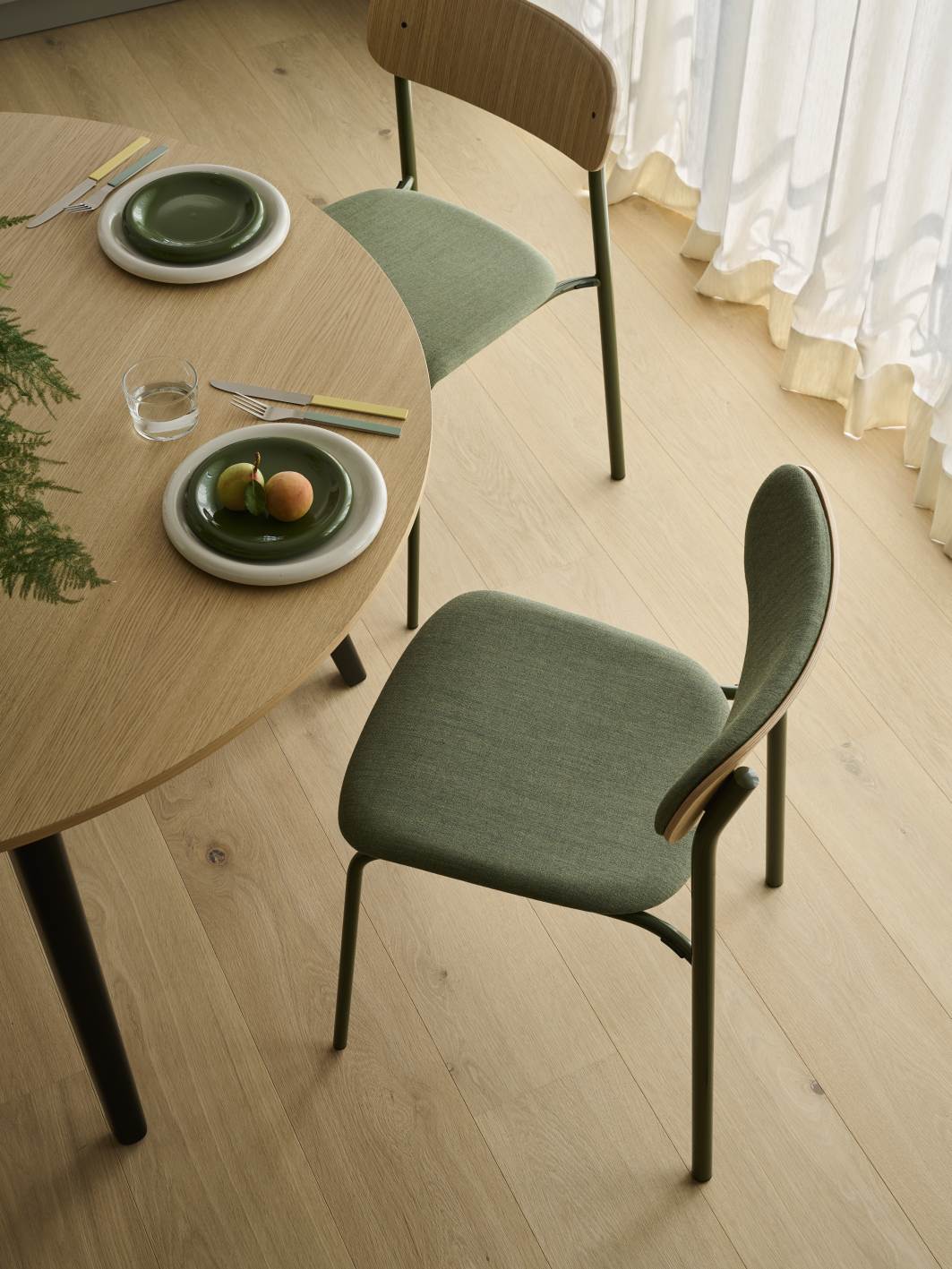 S 243 SPV / S243 SPV Tubular steel chair with upholstered seat Thonet 