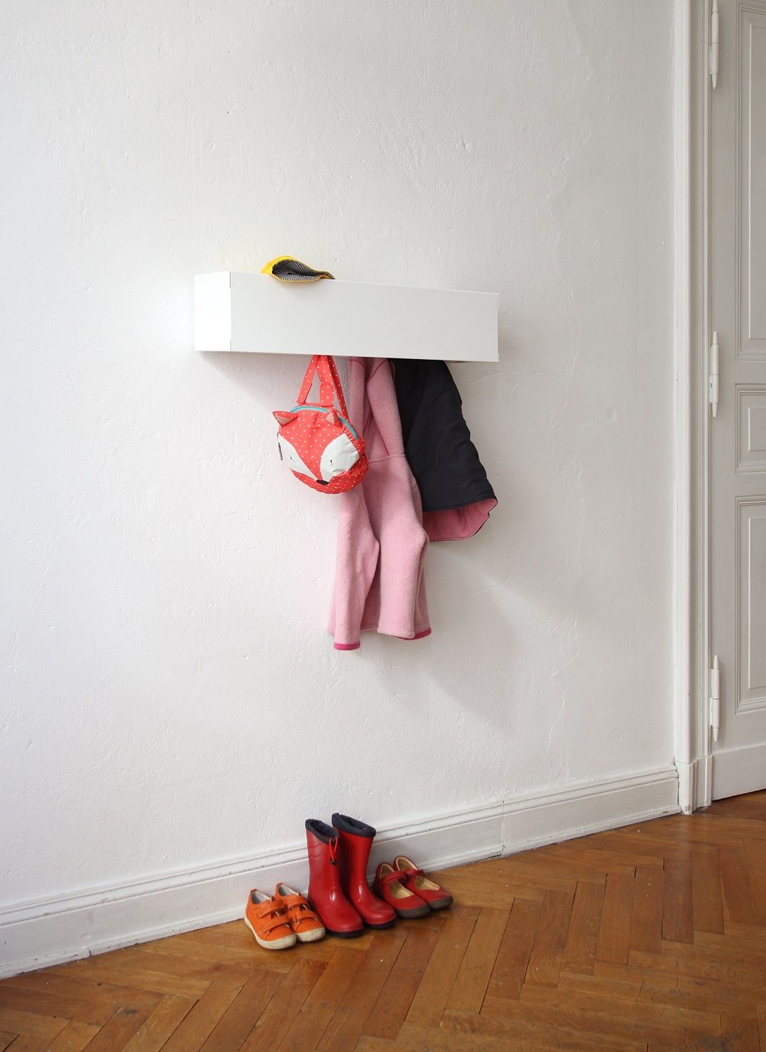 CR wall rack Linea1 by Müller Möbelwerkstätten
