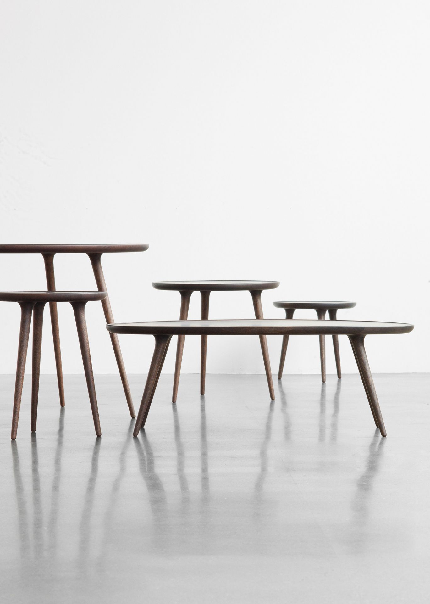 Accent Dining Table Oak Sirka gray d 140 Mater