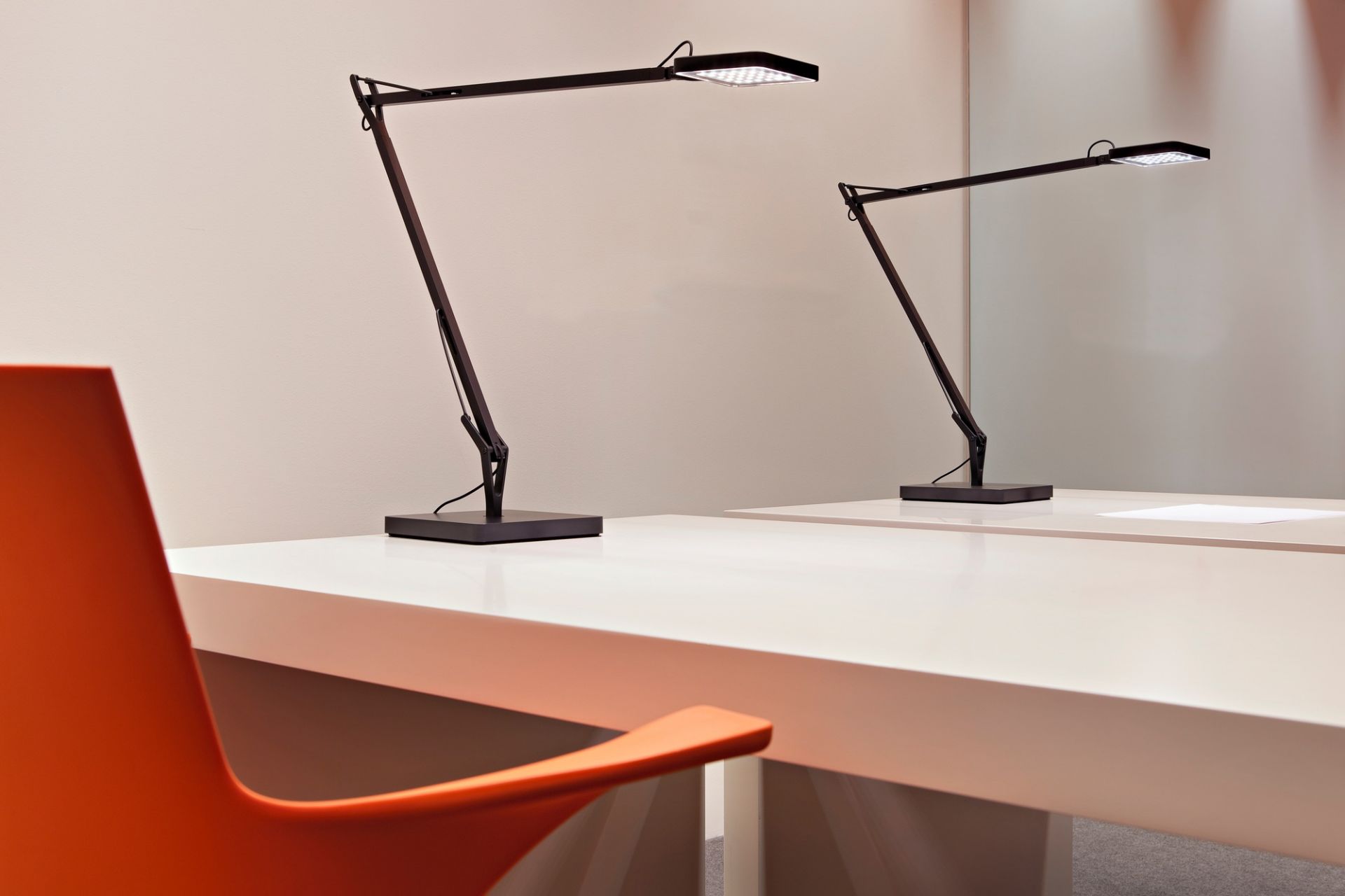 Kelvin LED Base Table lamp Flos black