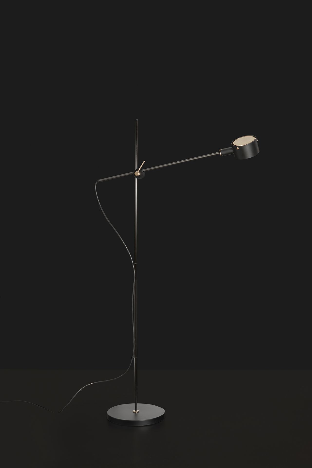 G.O. 352 Floor lamp Oluce G.O. 352 Floor lamp Oluce