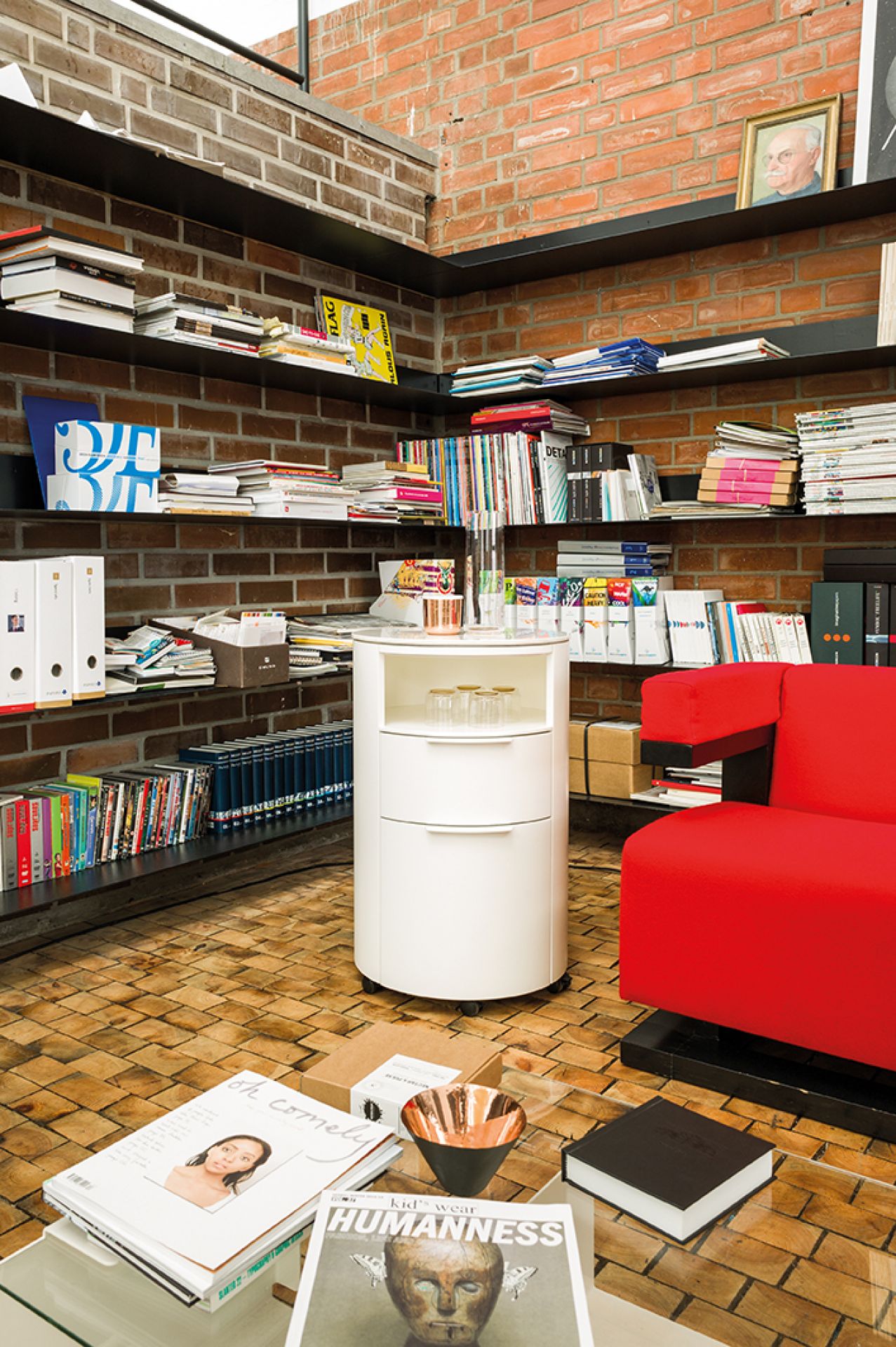 Conga Circular dresser H 74 cm with 4 Drawers Schönbuch