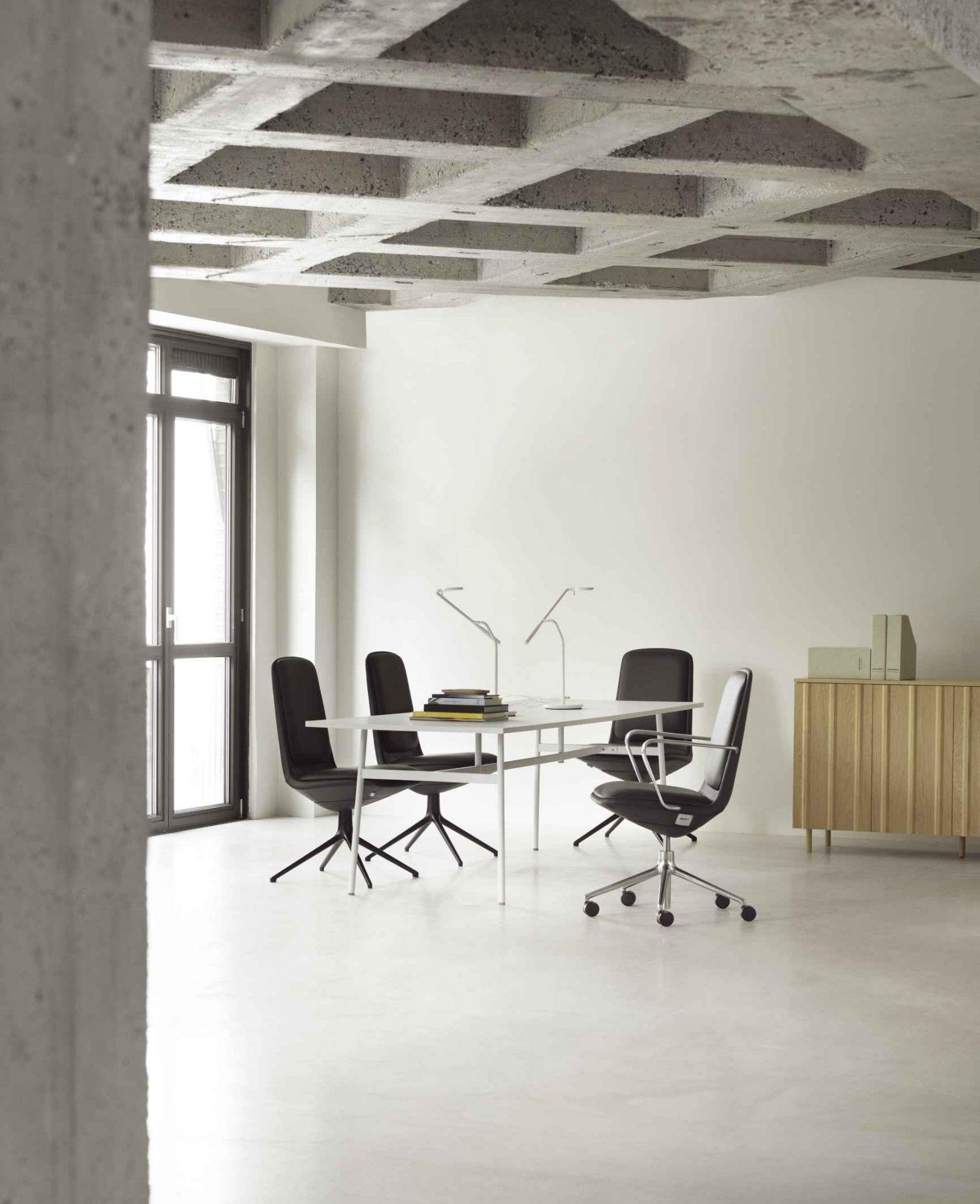 Off Chair Low 4L Low conference chair Normann Copenhagen