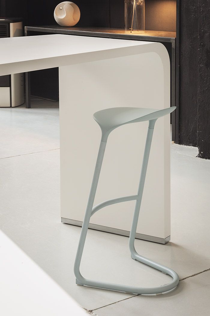 Cross S451 / S452 Indoor Cantilever stool La Palma
