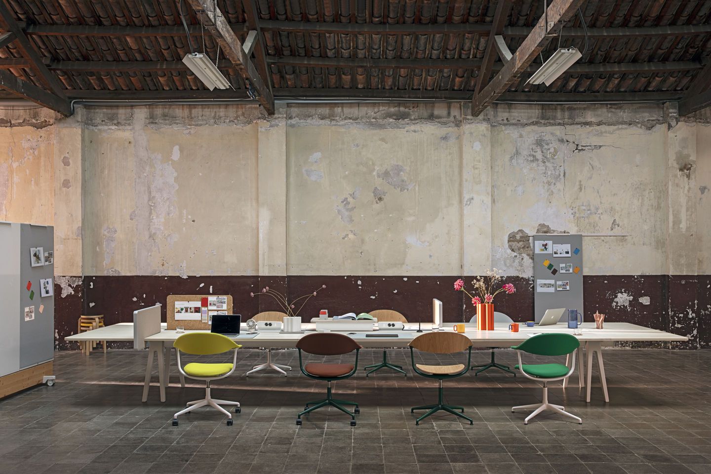 Mynt back and seat Plywood office swivel chair Vitra