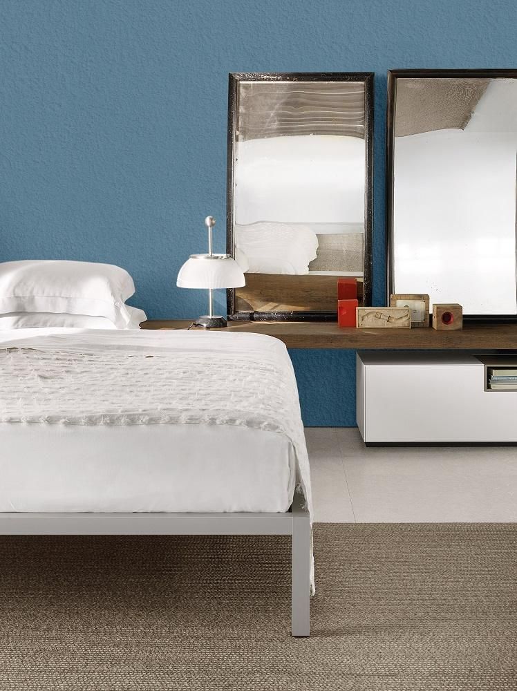 Aluminium Bed lacquered MDF Italia