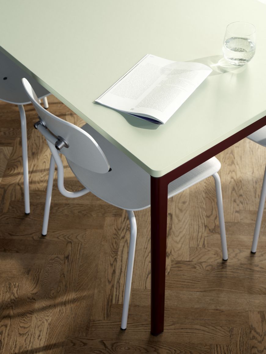 Kevi E2060 Chair BLACK / CHROMED Montana EXHIBITION PIECE