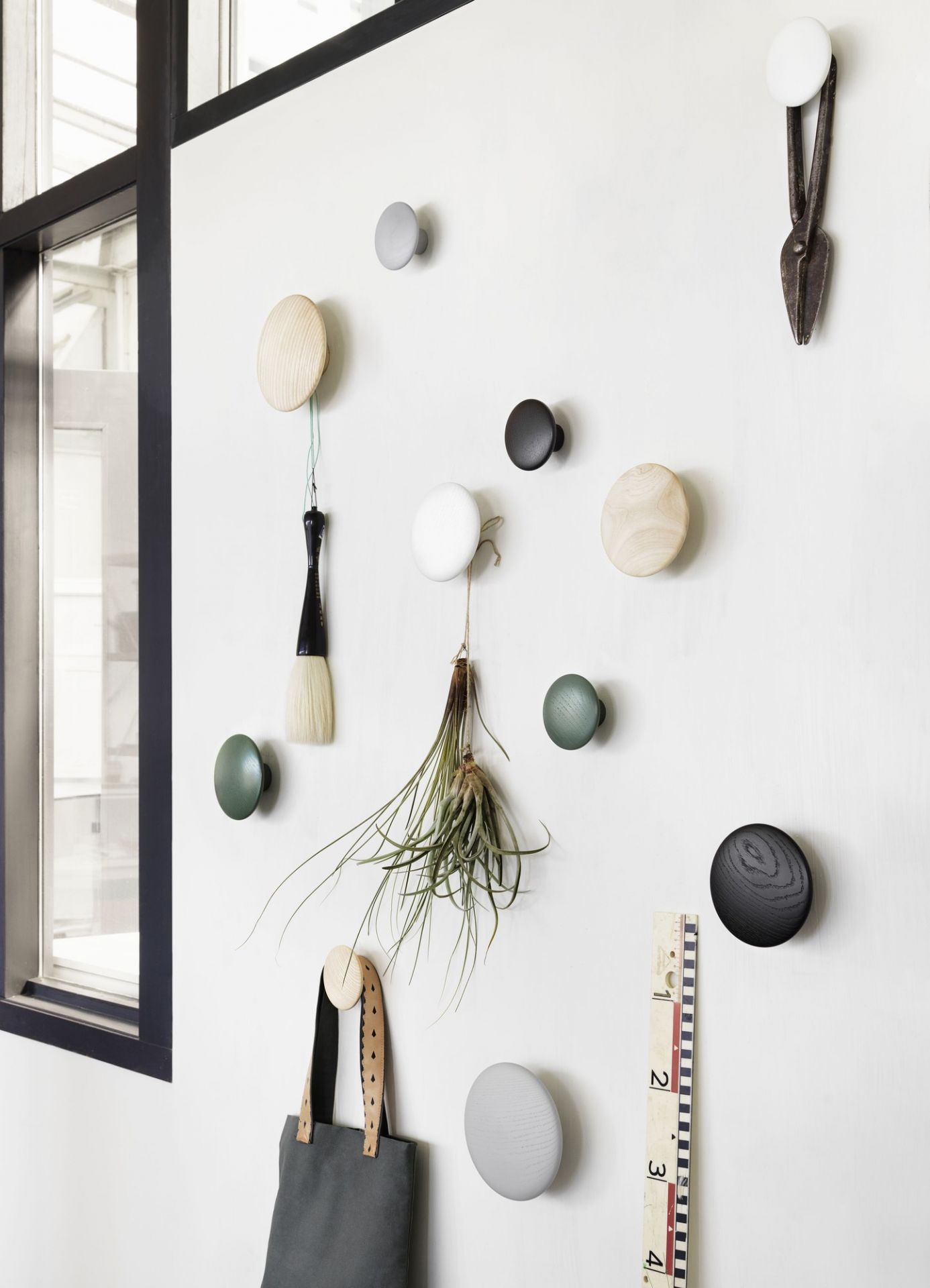 The Dots Coat Hook Set of 5 Muuto