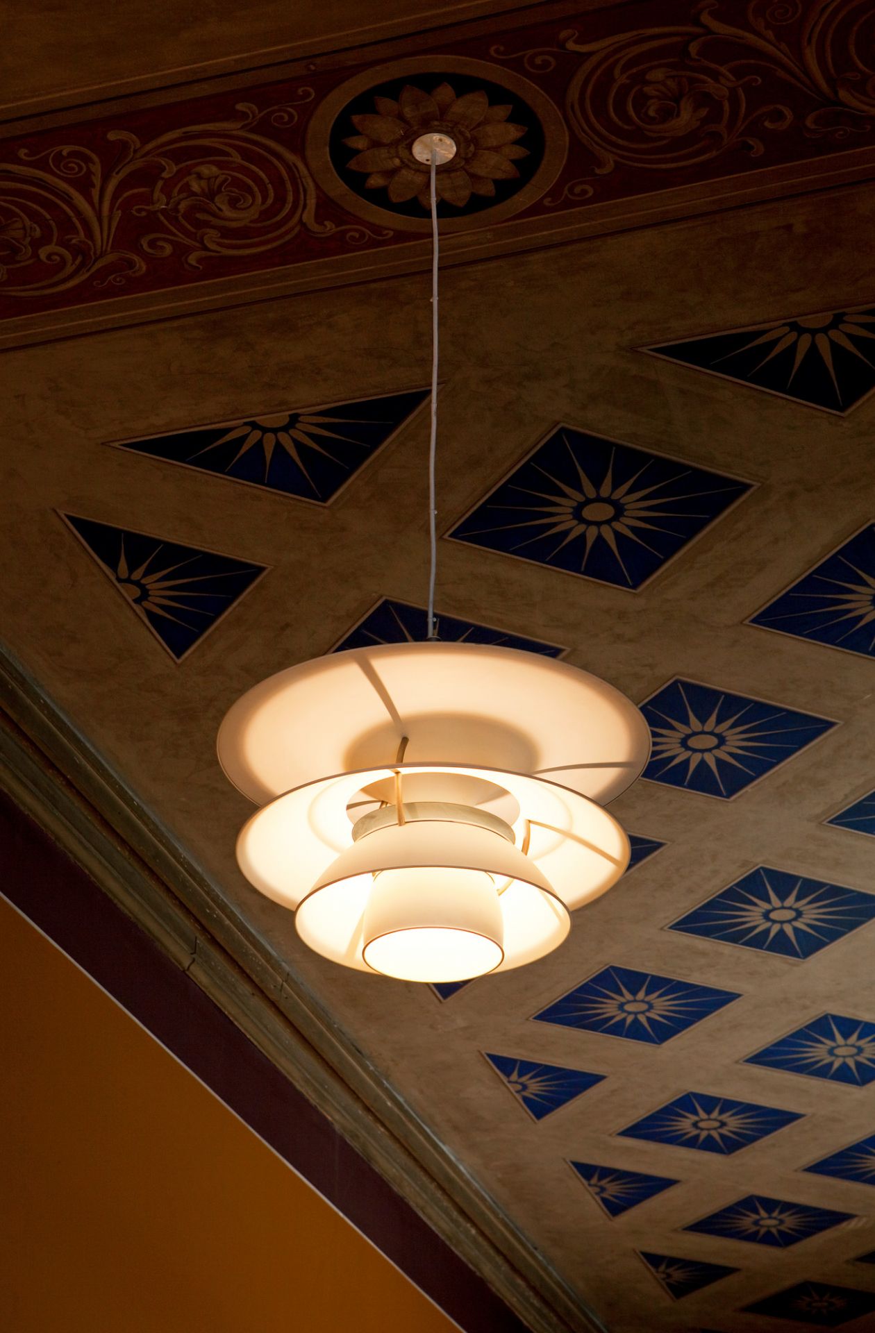 PH 6 1/2 - 6 LED Pendant light Louis Poulsen