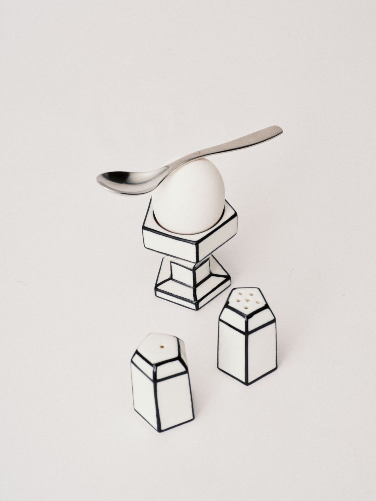 Serax White/Black Egg Cups Carte Blanche   
