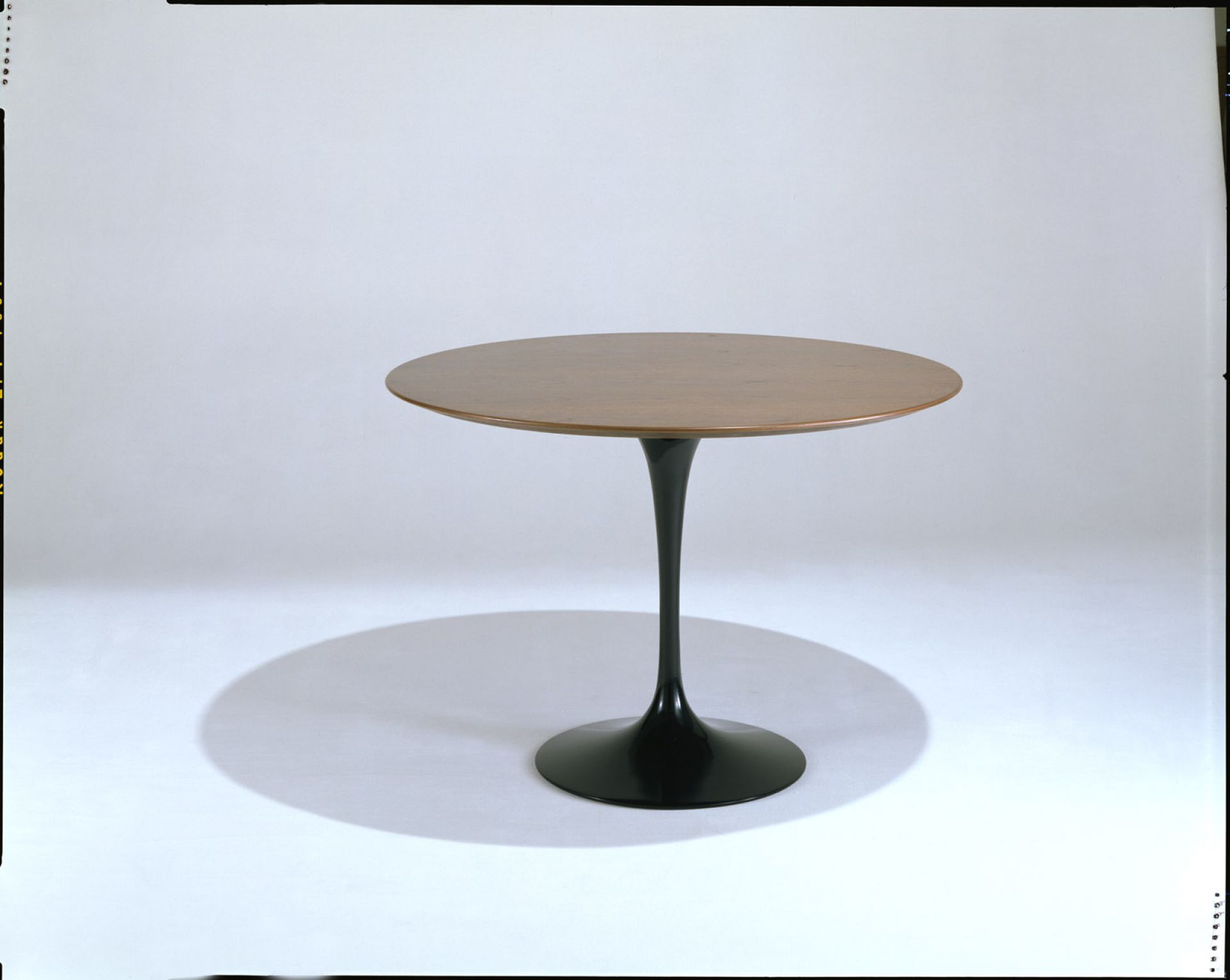 Saarinen Dining Table Round Knoll International