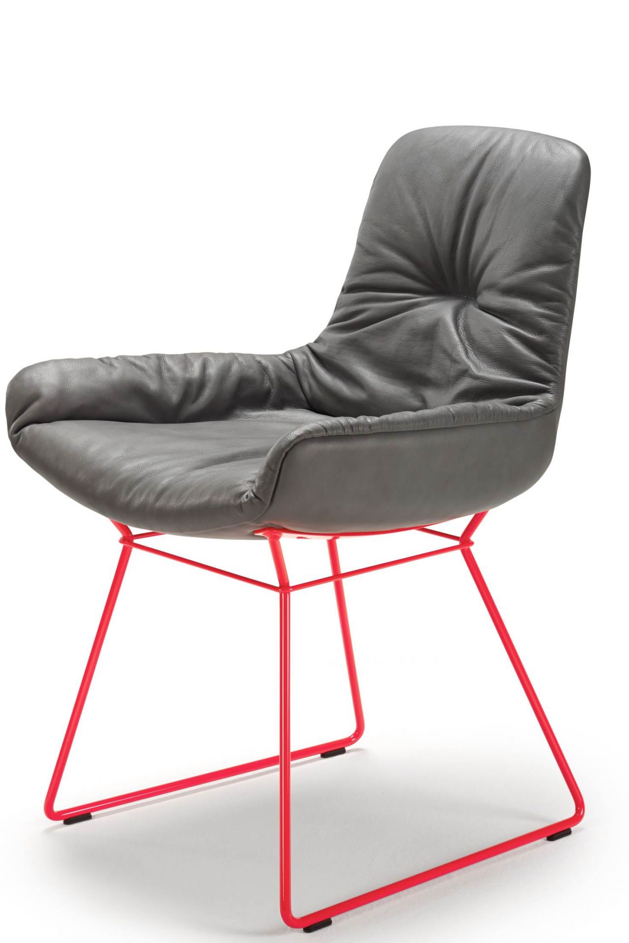 Leya chair armrest low Freifrau Manufaktur