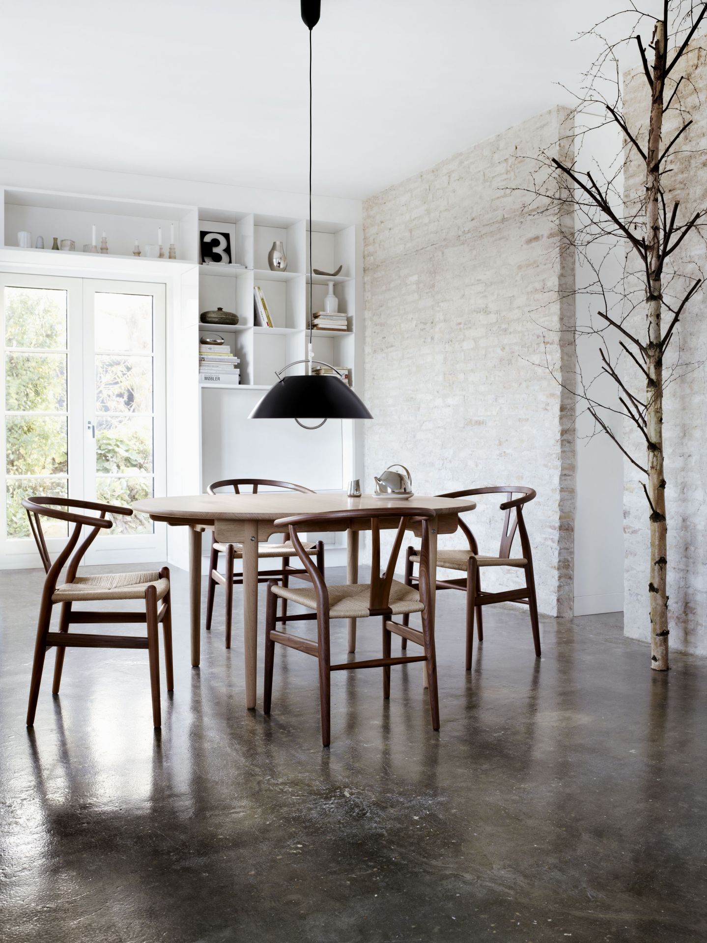 CH337 Extendable oval dining table Carl Hansen & Søn