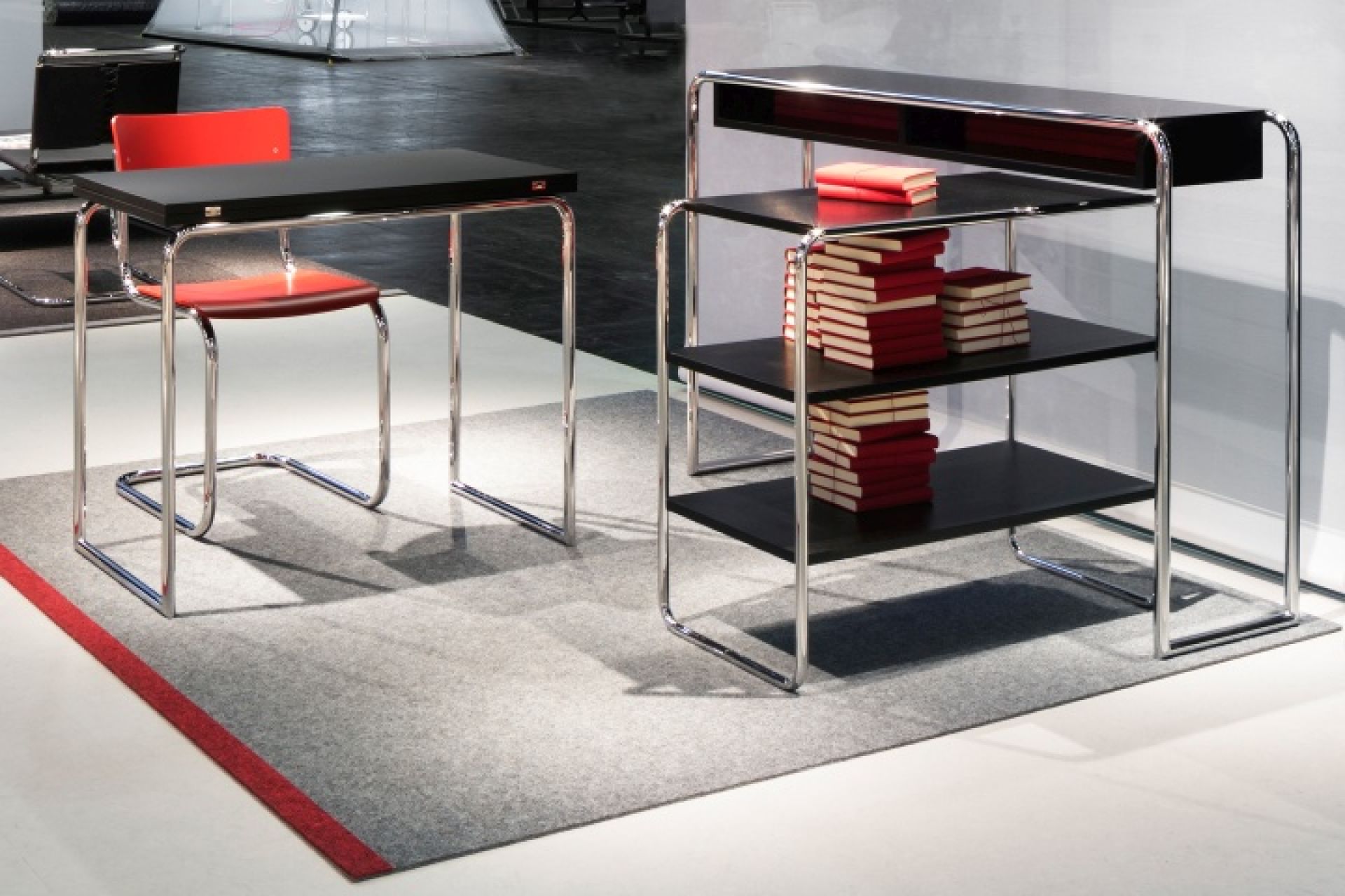 B 108 console table Thonet