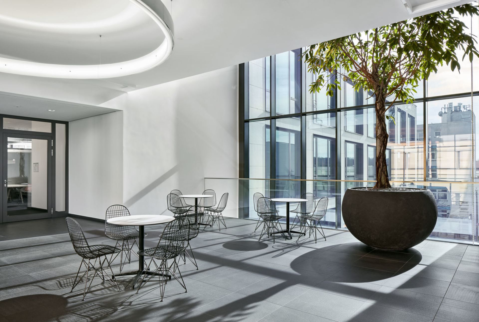 DKR Wire Chair chair unupholstered Vitra