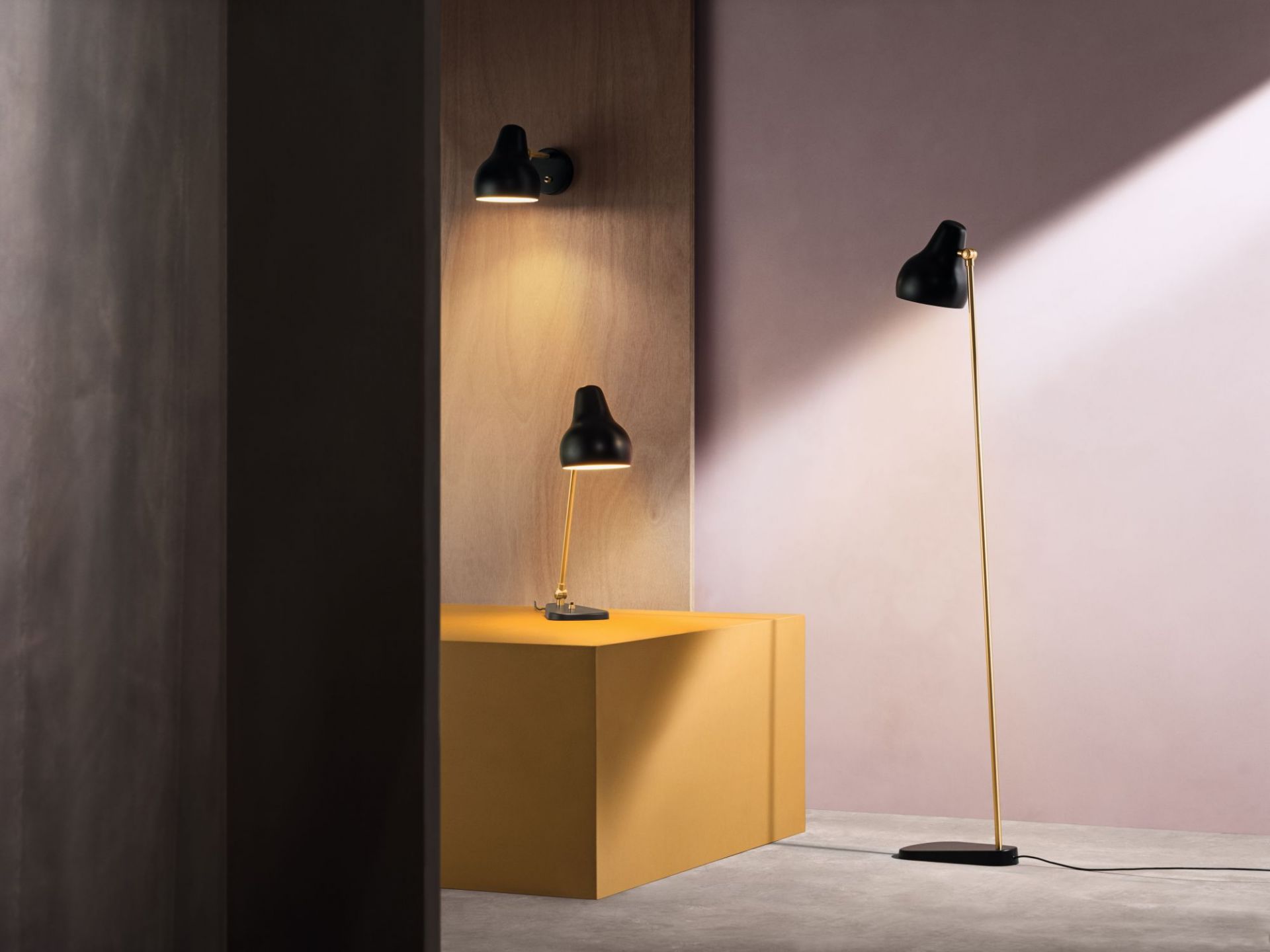 VL38 Floor lamp Louis Poulsen Black