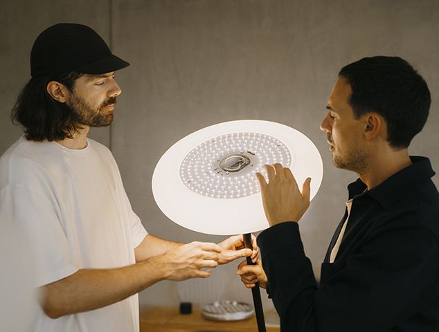 Oto floor lamp round base Belux 