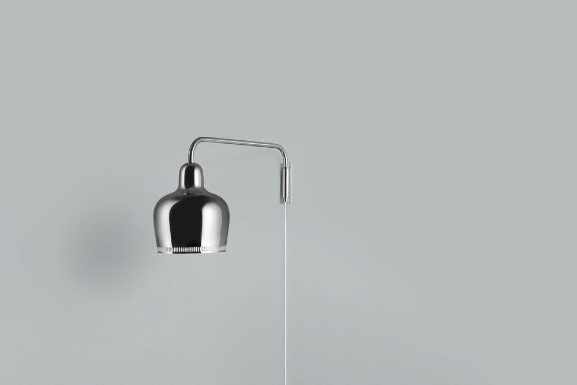 A330S Golden Bell Wandleuchte von Artek in Chrom, moderne Wandlampe für Innenräume.