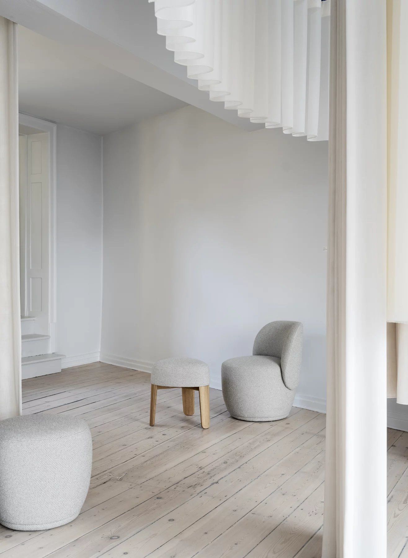 Kuon 2-seater sofa Blomus Boucla - Shitake 