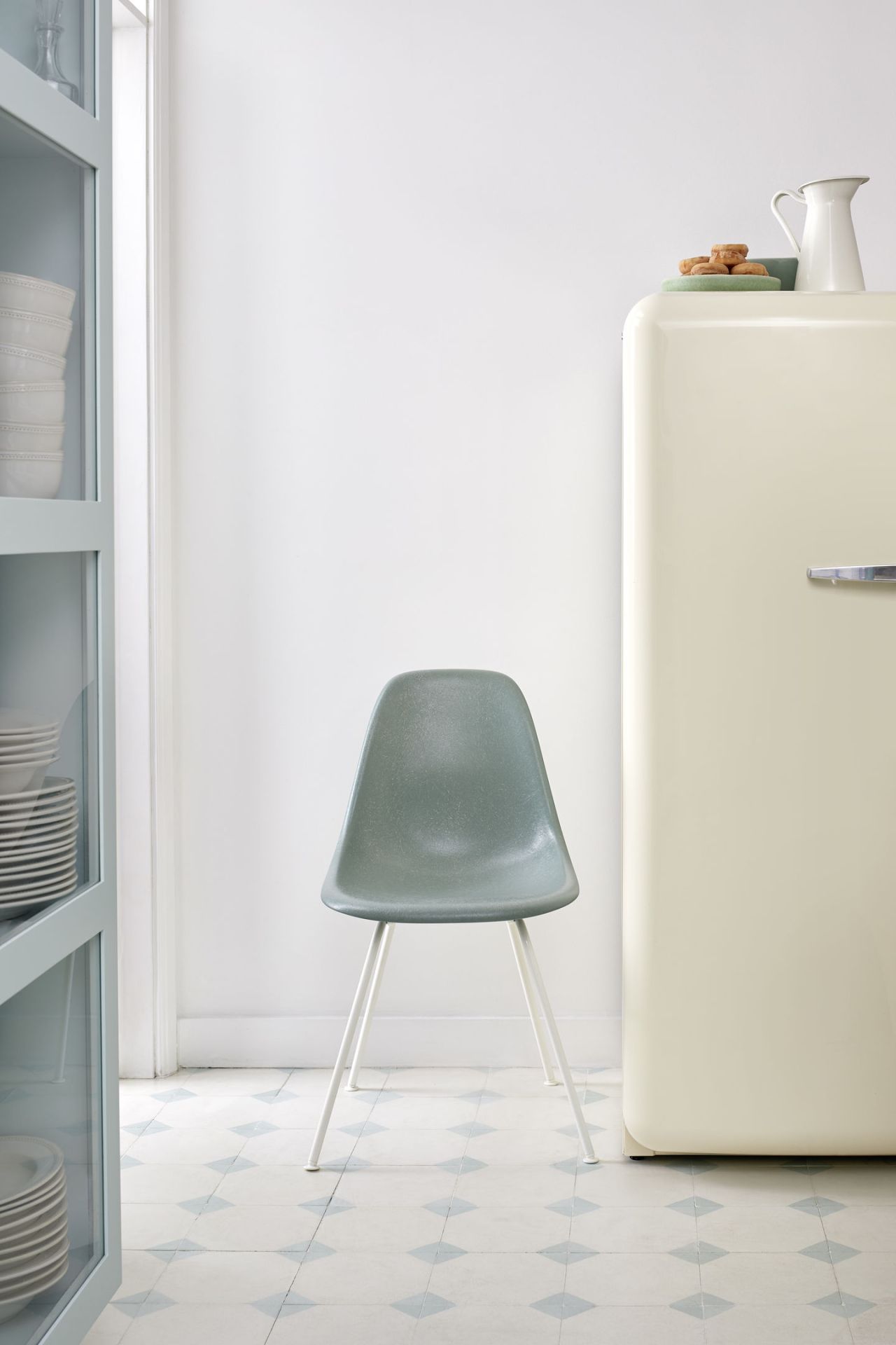 Eames Plastic Side Chair DSX Chair Vitra