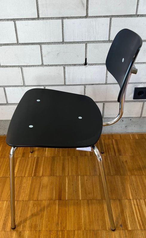 Kevi E2060 Chair BLACK / CHROMED Montana EXHIBITION PIECE