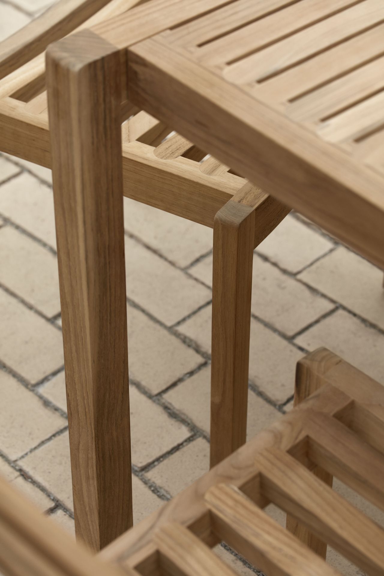 AH902 Outdoor dining table Carl Hansen & Søn