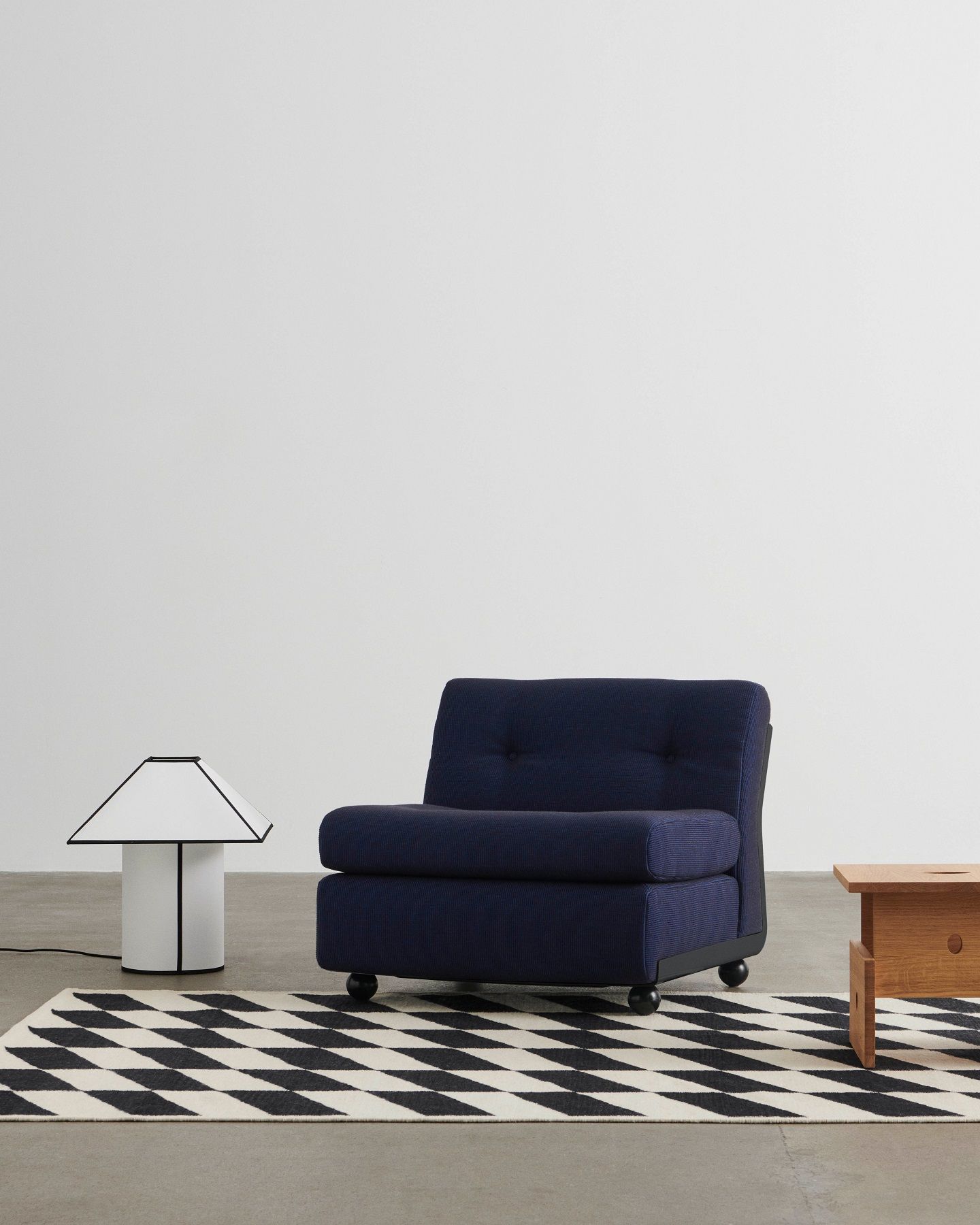 Ava Pyramid Table Lamp Table lamp Hay