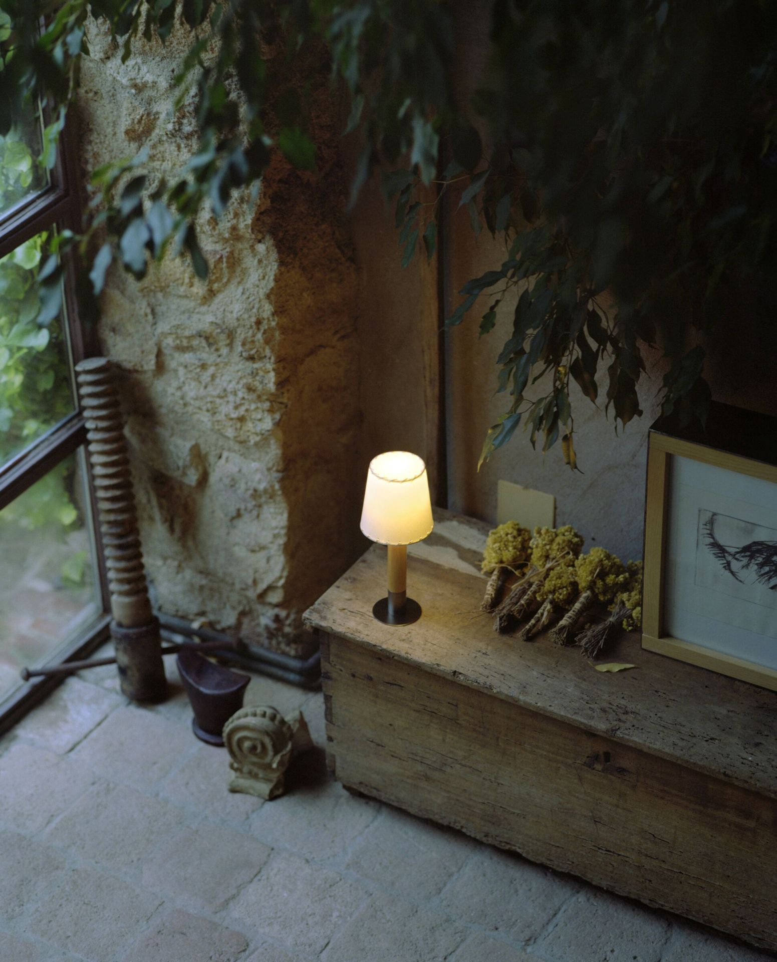 Basica Minima Table Lamp Santa & Cole