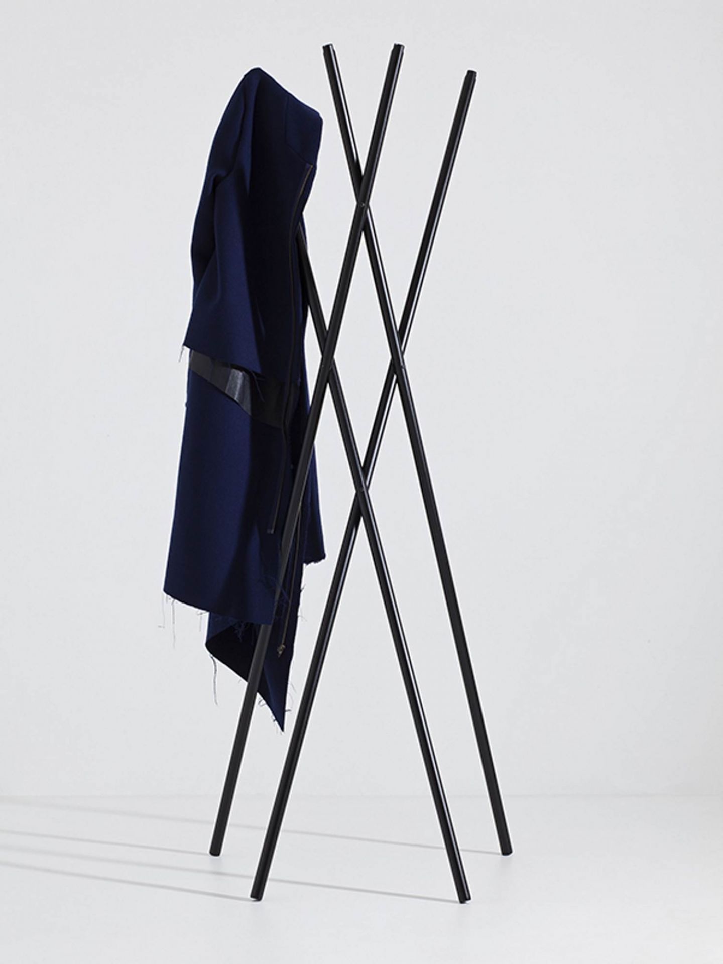 Hash coat stand New Tendency