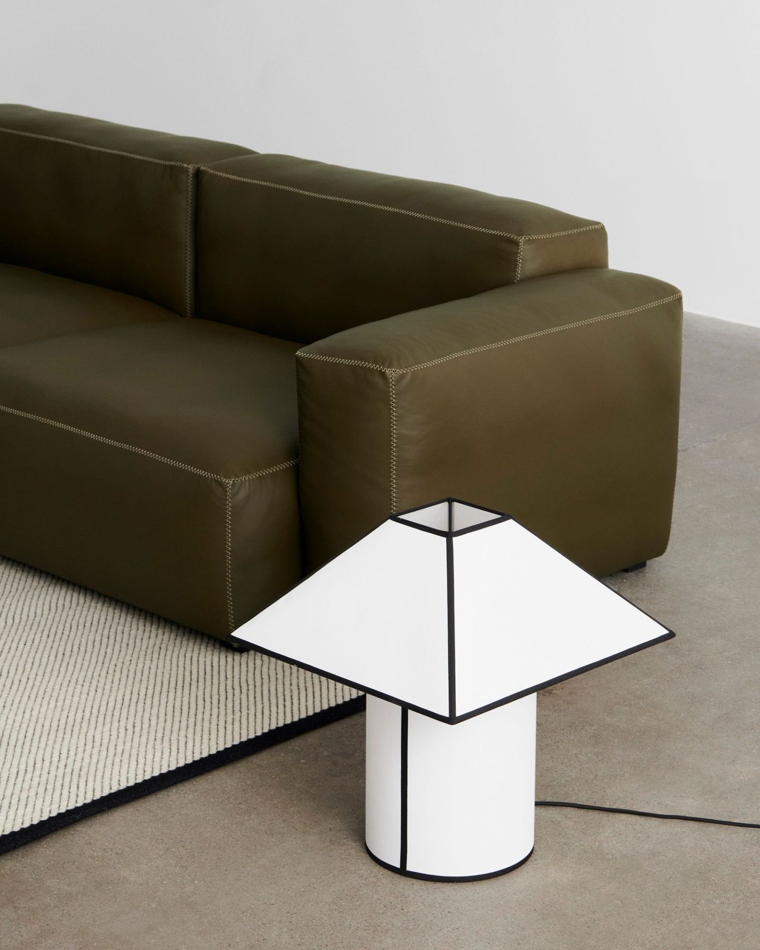 Ava Pyramid Table Lamp Table lamp Hay