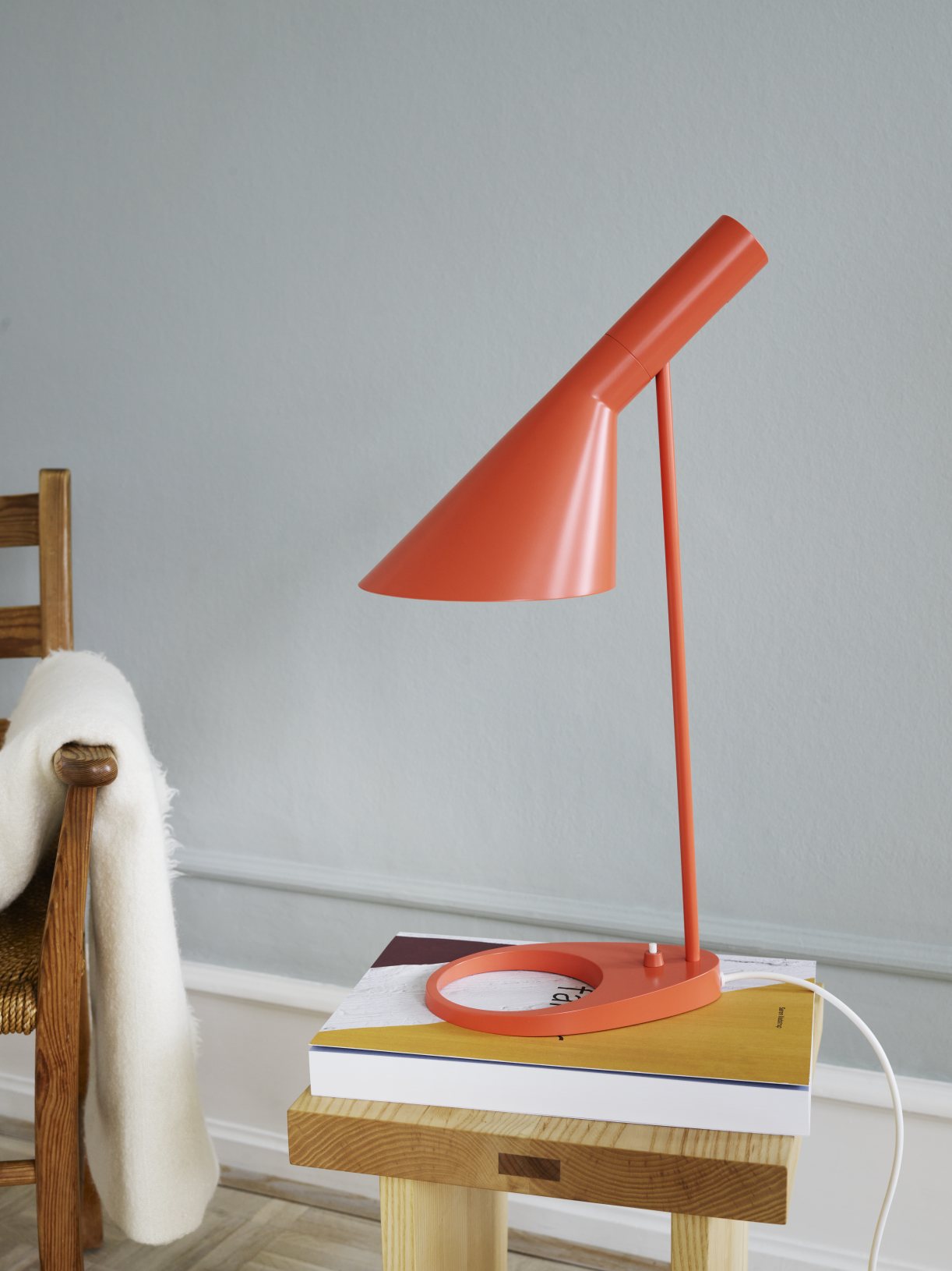 AJ table lamp Louis Poulsen