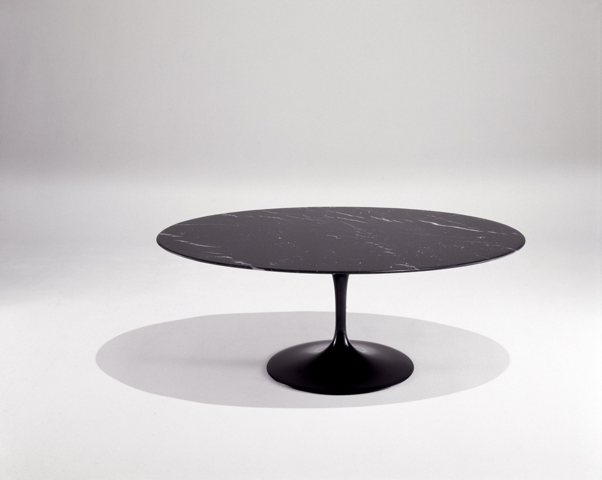 Saarinen Dining Table Round Knoll International