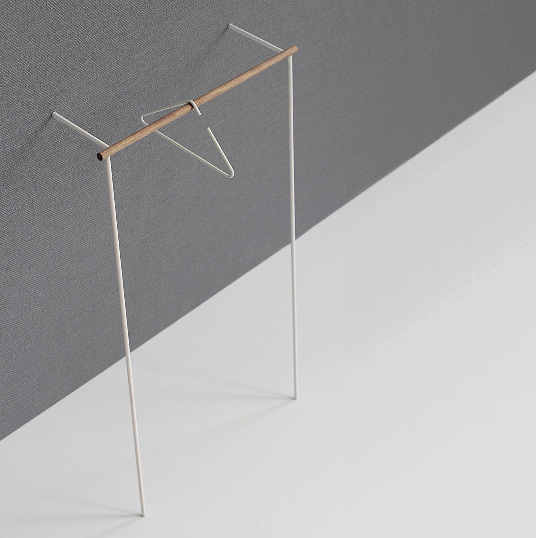 Leanon II leaning coatrack white Roomsafari