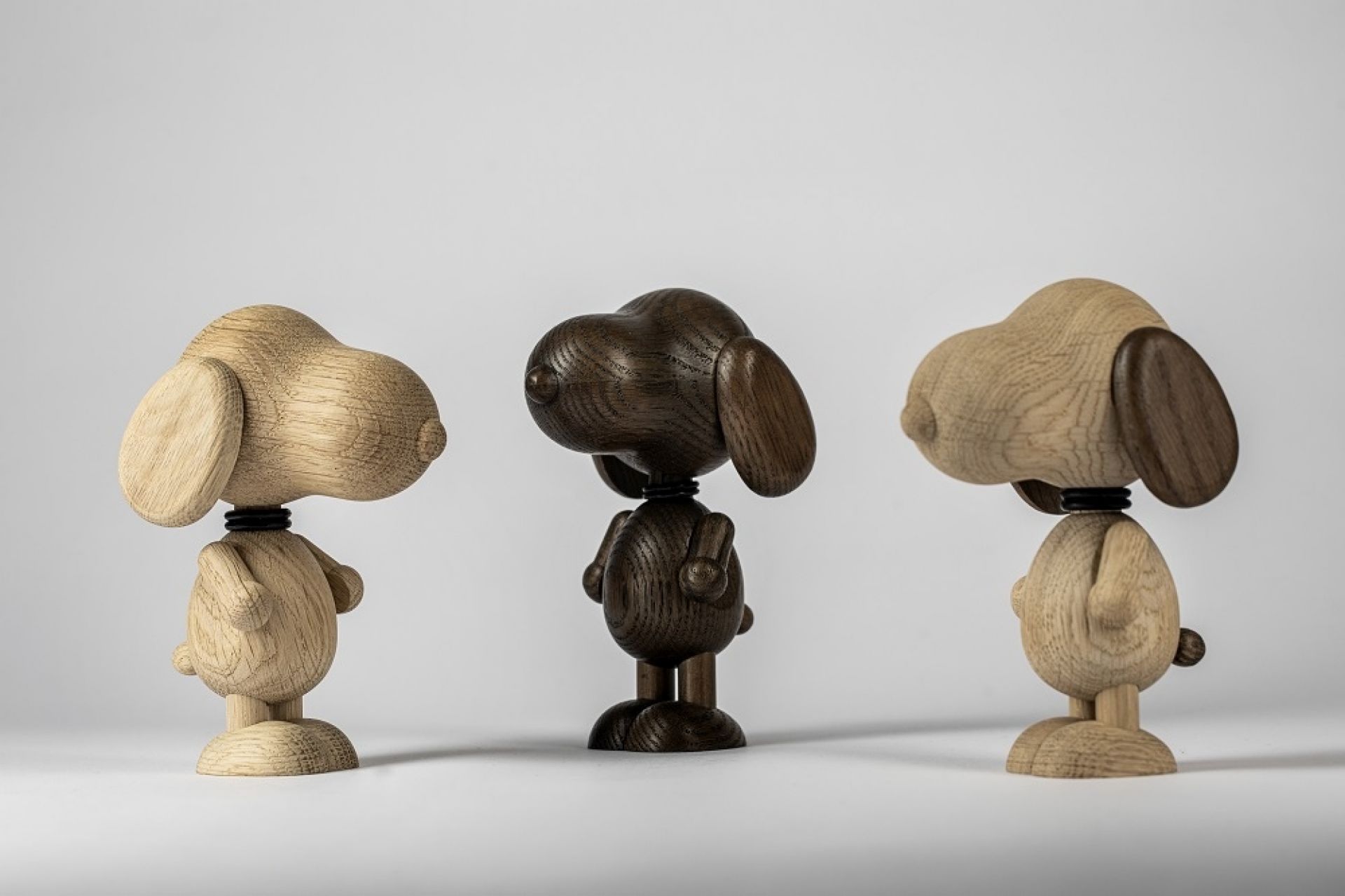 Mr B'eagle wooden figure dog natural oak / smoked oak Boyhood SINGLE PIECES