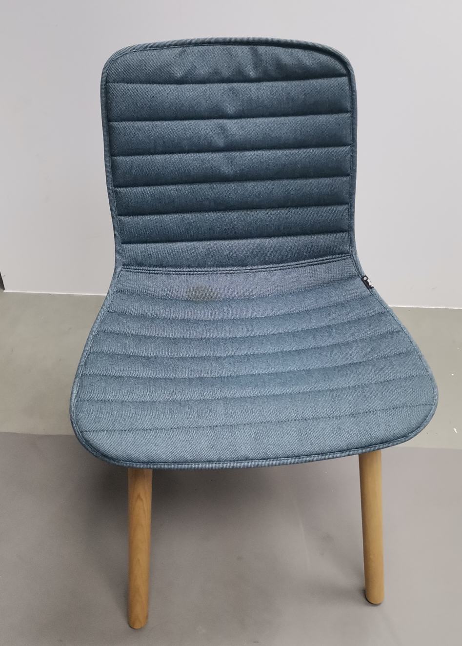 Hal Wood Fully upholstered OAK NATURE / SEAT COVER PLANO NERO/ICE BLUE Vitra IMPERFECT ITEMS