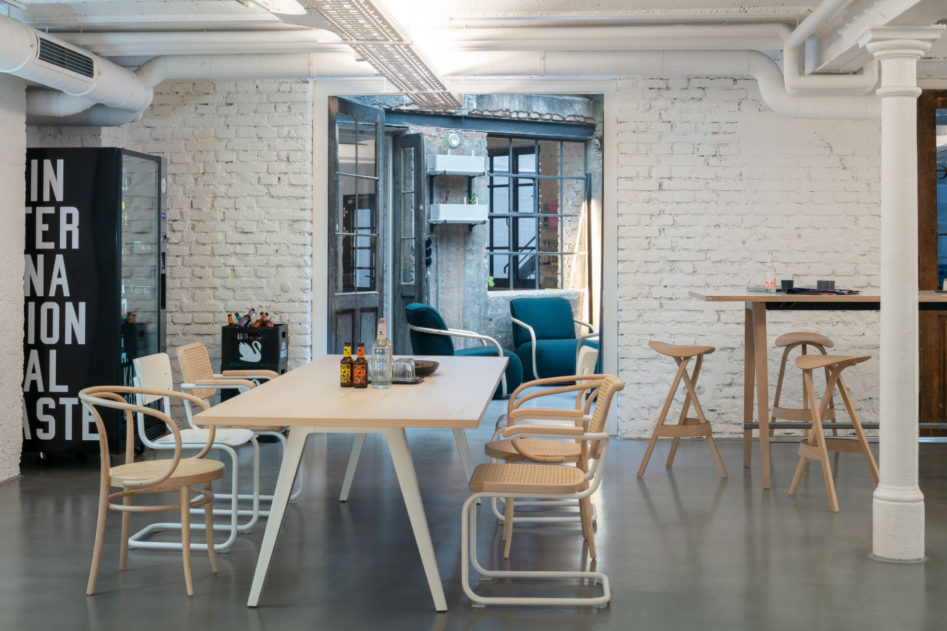 1500 table Thonet