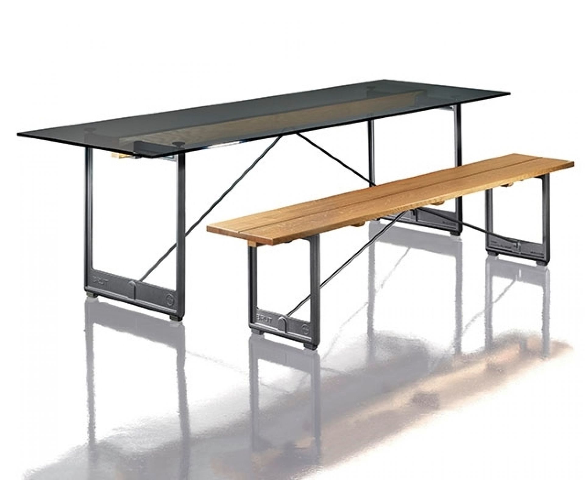 Brut table Magis