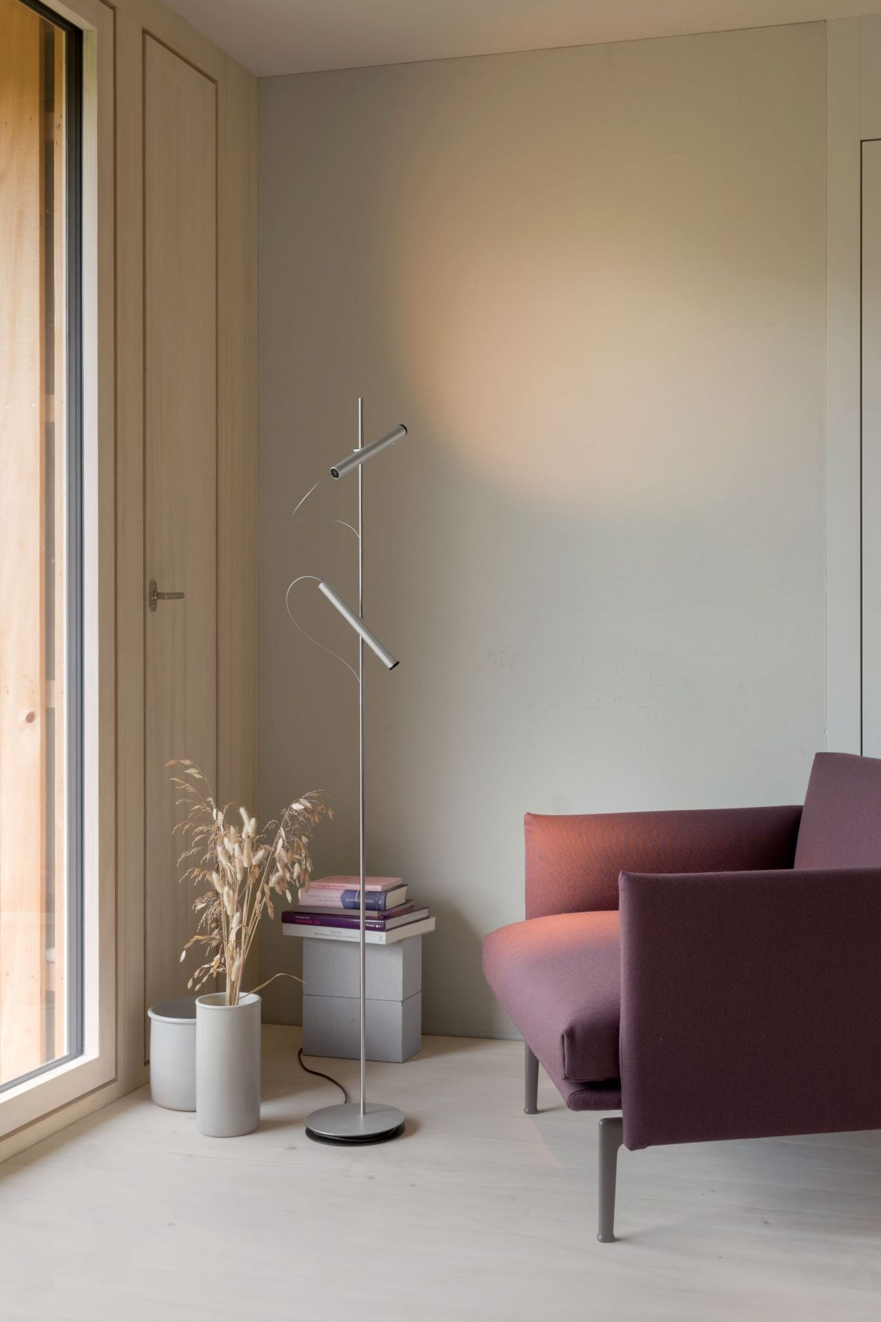  LINIjA S Floor Lamp Baltensweiler